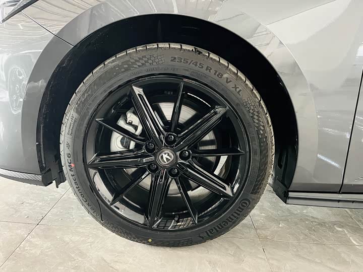 Фото 8 - Changan UNI-V Hybrid