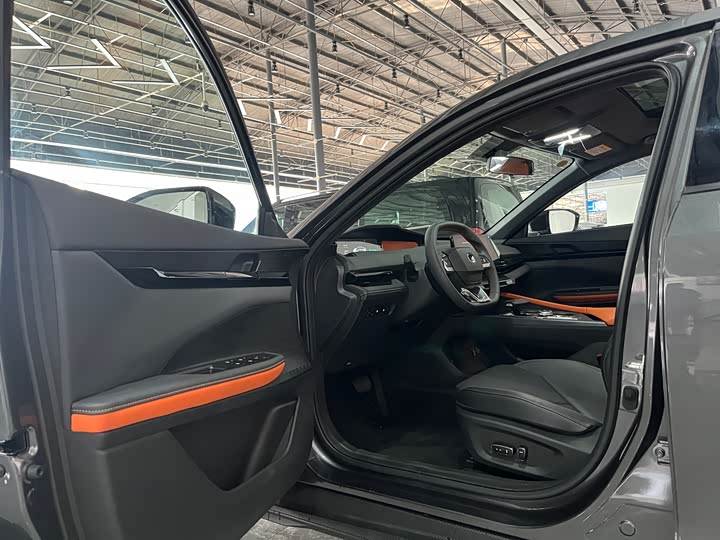 Фото 9 - Changan UNI-V Hybrid