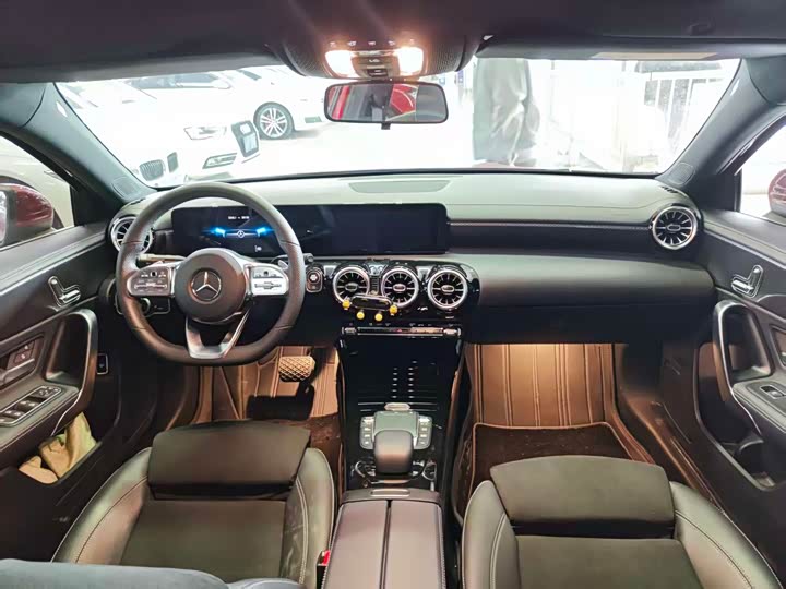 Фото 11 - Mercedes-Benz A-Class