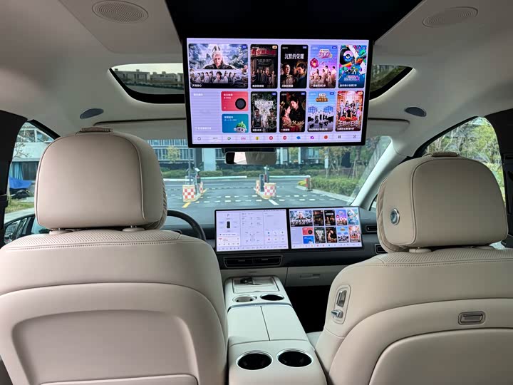 Фото 15 - LiXiang Mega