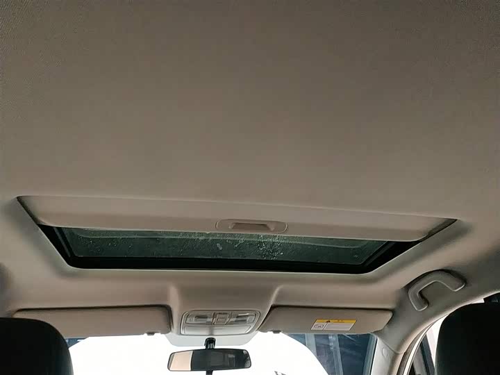 Фото 18 - Changan CS75