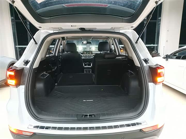 Фото 19 - Changan CS75