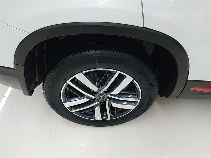 Фото 26 - Changan CS75