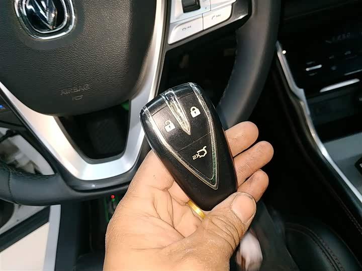 Фото 9 - Changan CS75