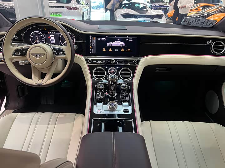 Фото 9 - Bentley Continental GT