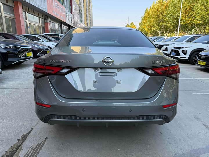 Фото 5 - Nissan Sylphy