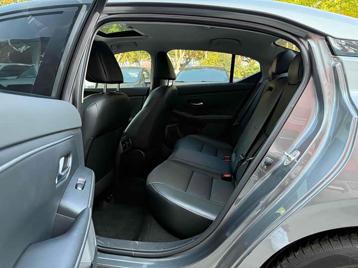 Фото 7 - Nissan Sylphy