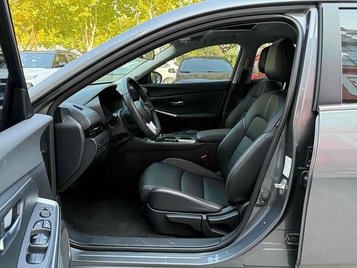 Фото 9 - Nissan Sylphy