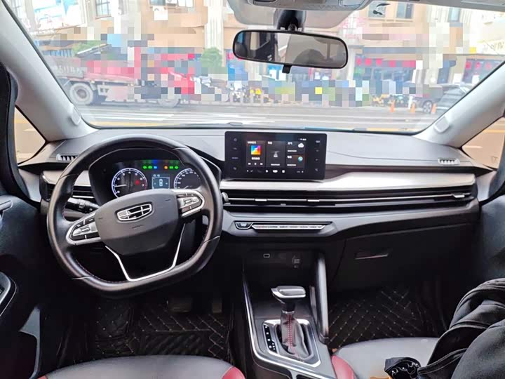 Фото 10 - Geely Vision X3