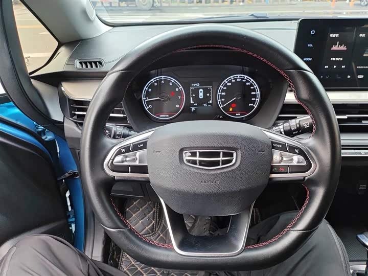 Фото 11 - Geely Vision X3