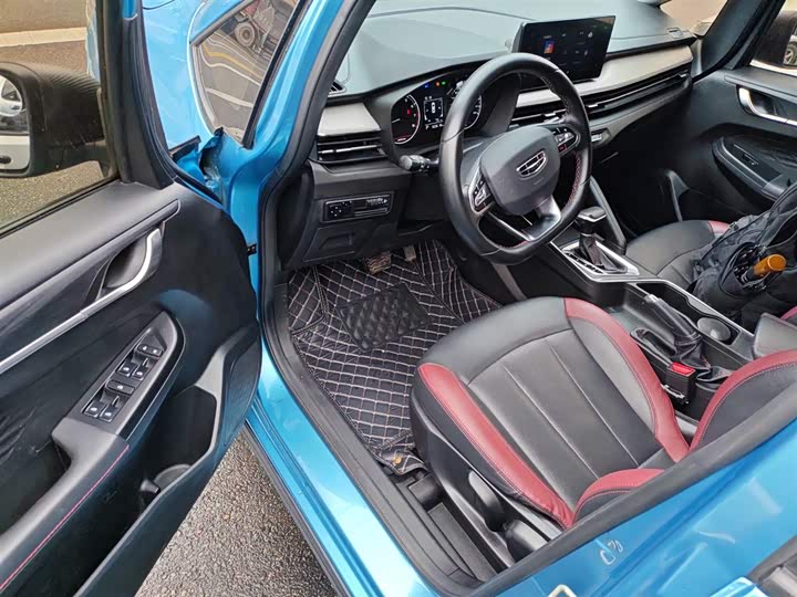 Фото 16 - Geely Vision X3