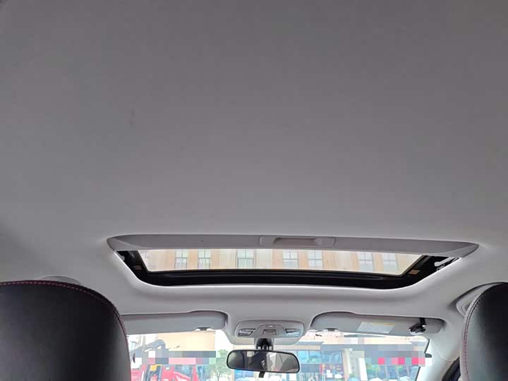 Фото 18 - Geely Vision X3