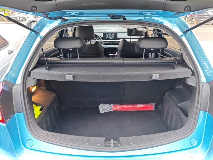 Фото 19 - Geely Vision X3