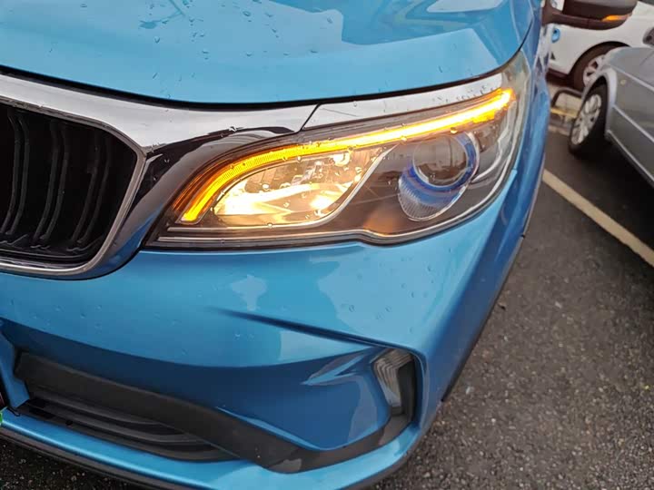 Фото 24 - Geely Vision X3