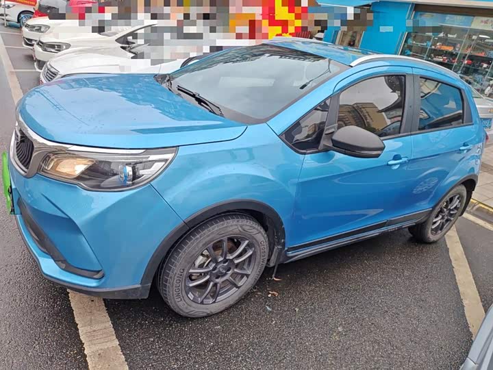 Фото 5 - Geely Vision X3