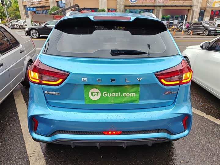 Фото 6 - Geely Vision X3