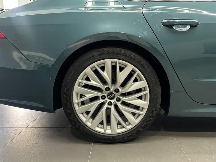 Фото 16 - Audi A7