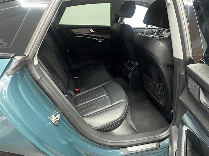 Фото 7 - Audi A7