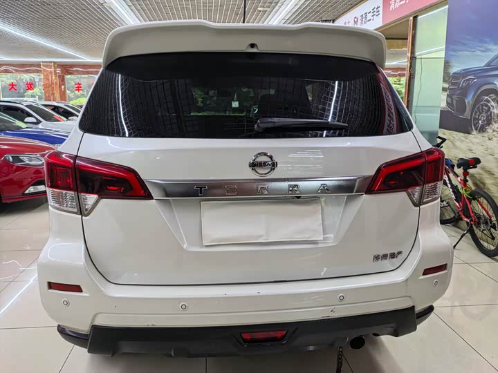 Фото 13 - Nissan Terra