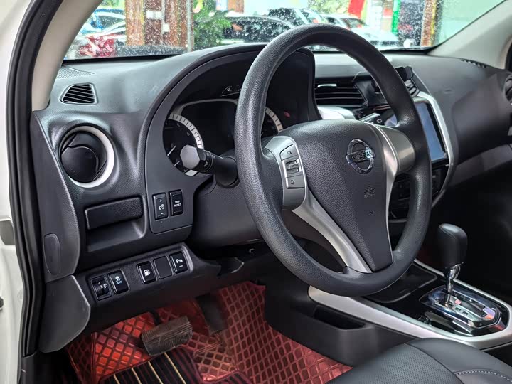 Фото 8 - Nissan Terra