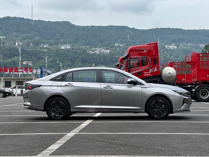 Фото 13 - Dongfeng Aeolus Yixuan Max