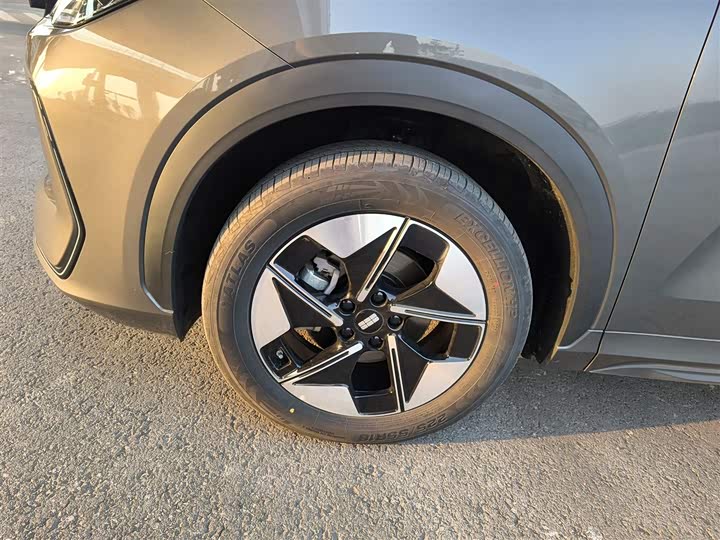 Фото 23 - Geely Galaxy E5