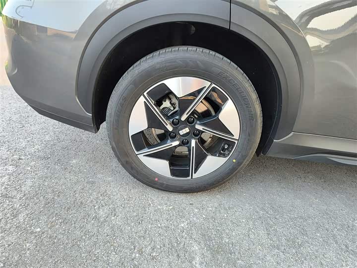 Фото 26 - Geely Galaxy E5