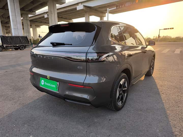 Фото 7 - Geely Galaxy E5