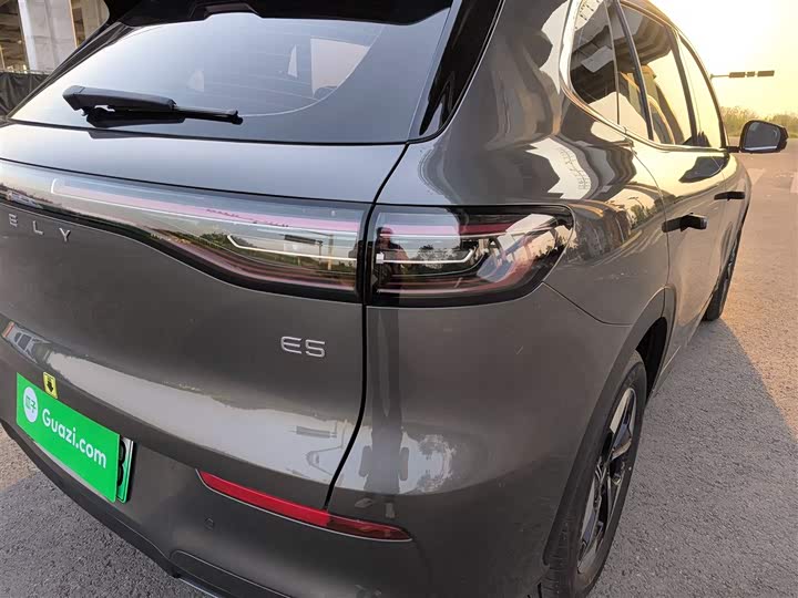 Фото 8 - Geely Galaxy E5