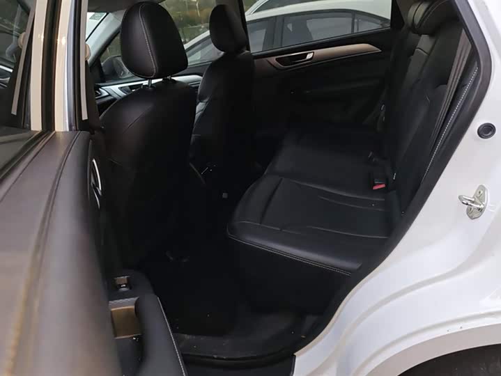 Фото 11 - Haval M6