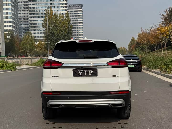 Фото 5 - Geely Atlas