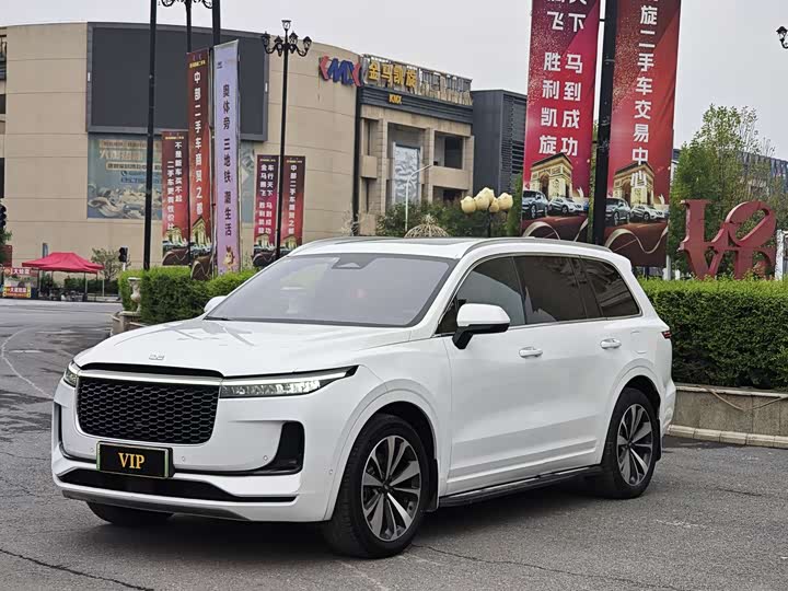 Фото 1 - LiXiang One