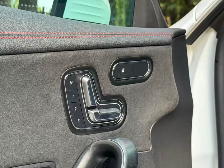 Фото 12 - Mercedes-Benz CLA-Class