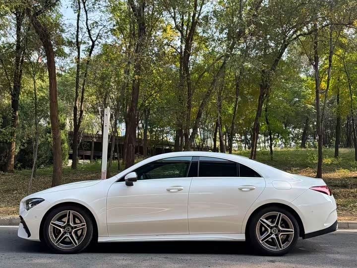 Фото 3 - Mercedes-Benz CLA-Class