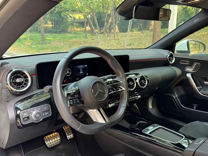 Фото 6 - Mercedes-Benz CLA-Class