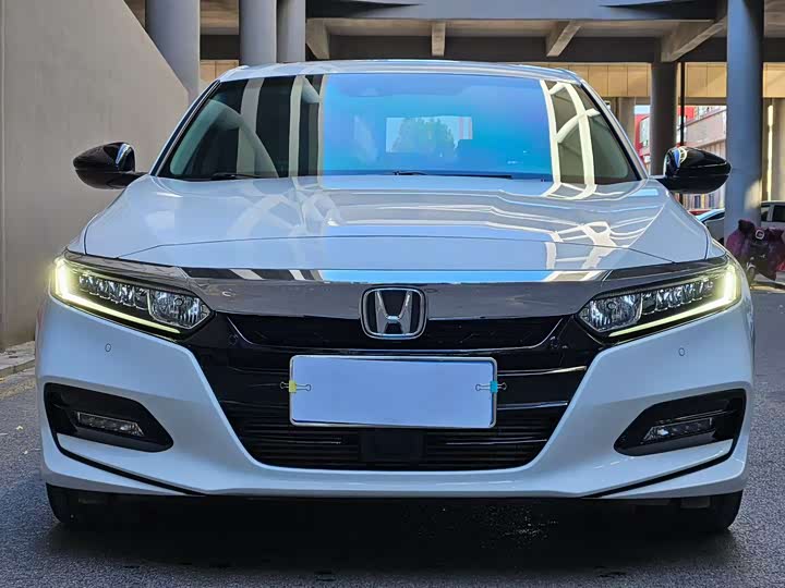 Фото 2 - Honda Accord