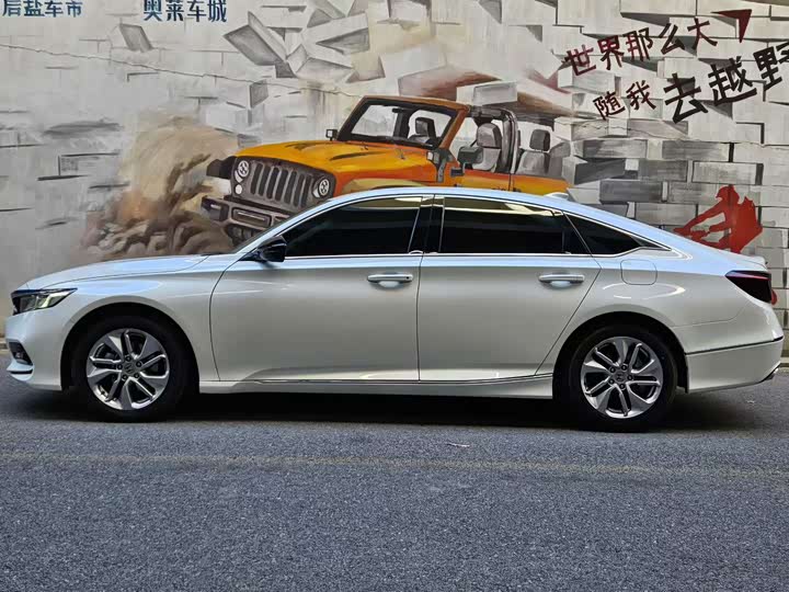 Фото 3 - Honda Accord