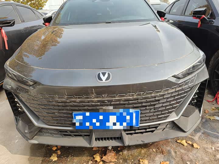 Фото 2 - Changan UNI-V