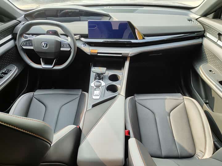 Фото 6 - Changan UNI-V