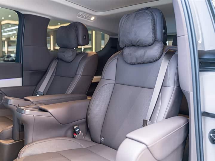 Фото 16 - LiXiang Mega