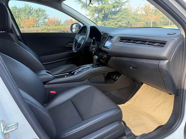 Фото 8 - Honda Vezel