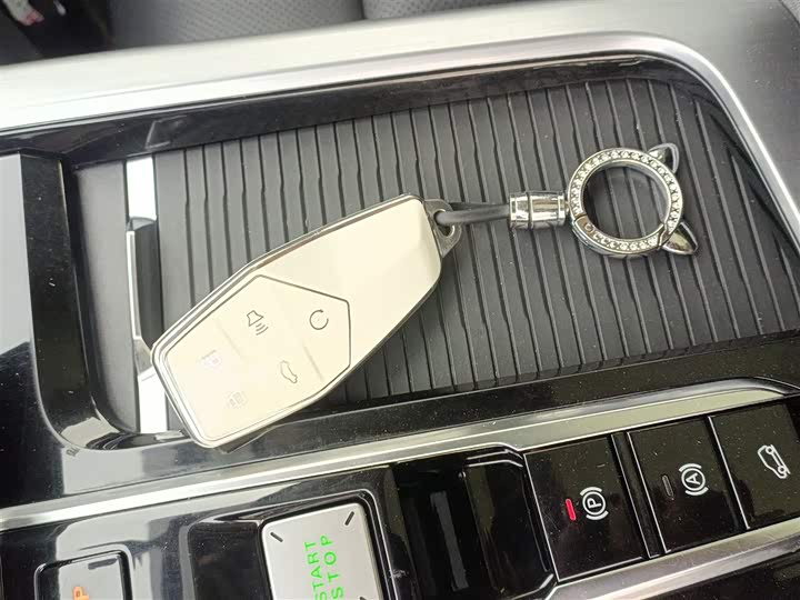 Фото 9 - MG Motor One