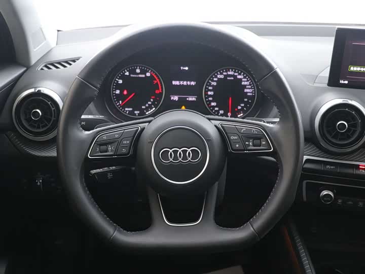 Фото 12 - Audi Q2L