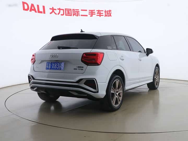 Фото 15 - Audi Q2L