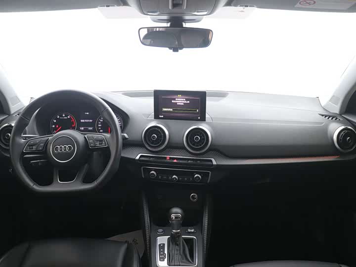 Фото 7 - Audi Q2L