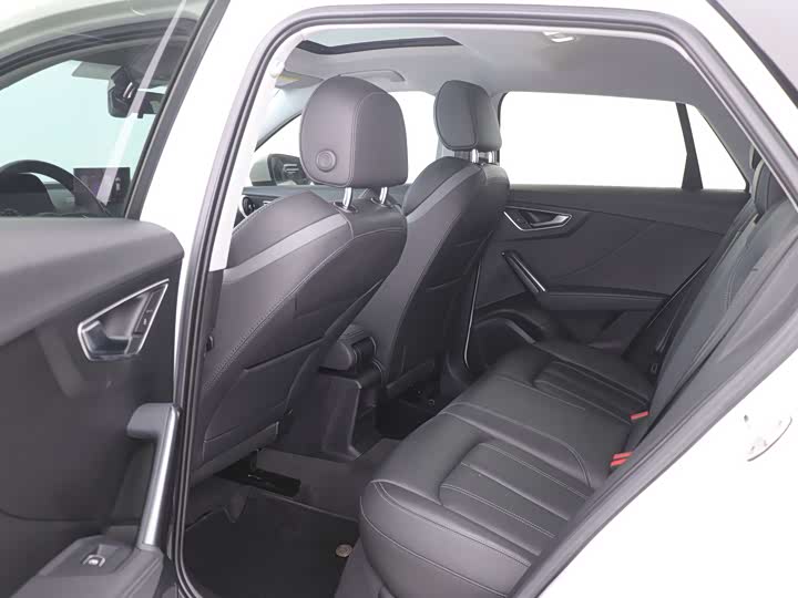 Фото 9 - Audi Q2L