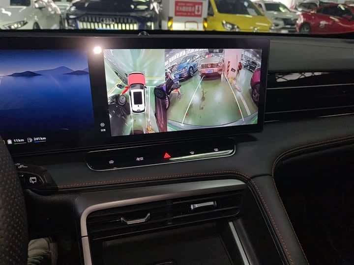 Фото 13 - Roewe RX5 Hybrid