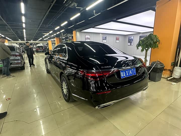 Фото 8 - Mercedes-Benz S-Class