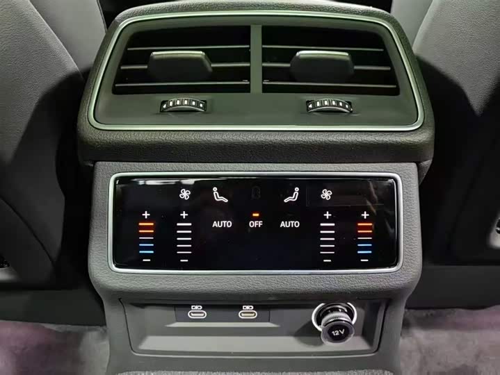 Фото 12 - Audi A6L