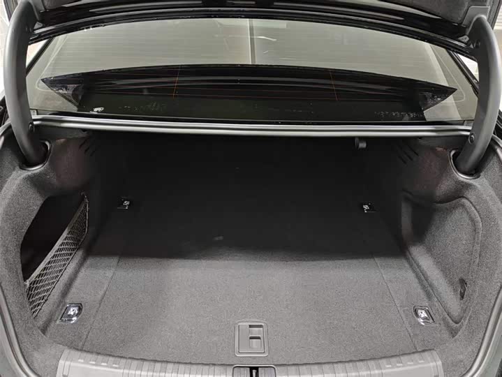 Фото 17 - Audi A6L